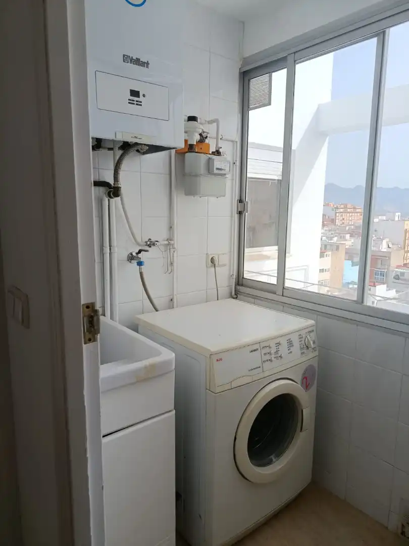 Baño de Piso en venta en Castellón de la Plana / Castelló de la Plana con Amueblado, Horno y Lavadora