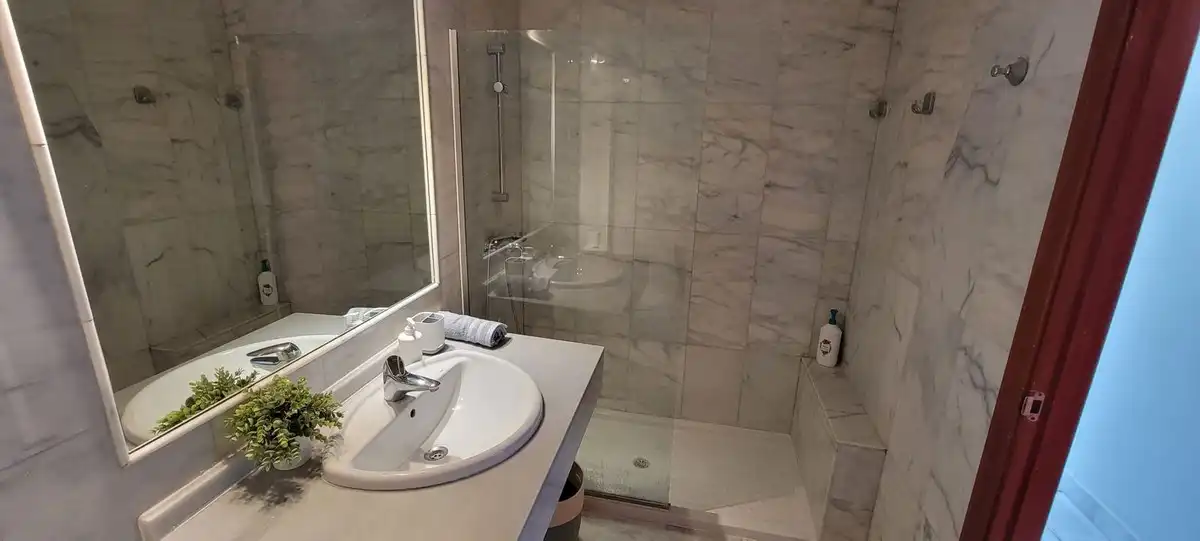 Apartamento con piscina en venta en Los Flamingos, imagen 11