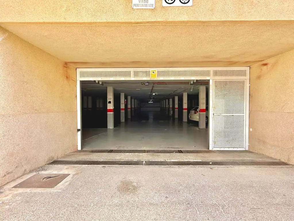 Aparcament de Garatge en venda en La Manga del Mar Menor