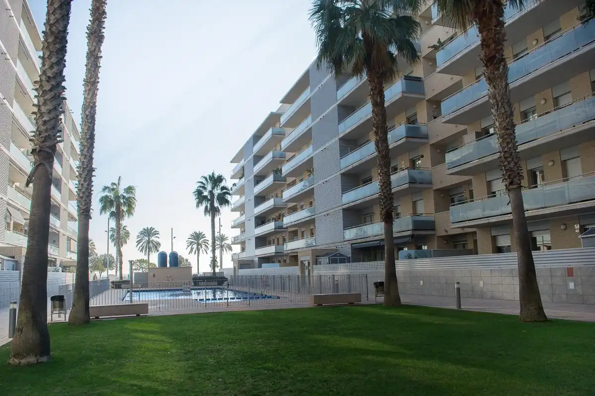 Flat for sale in Port