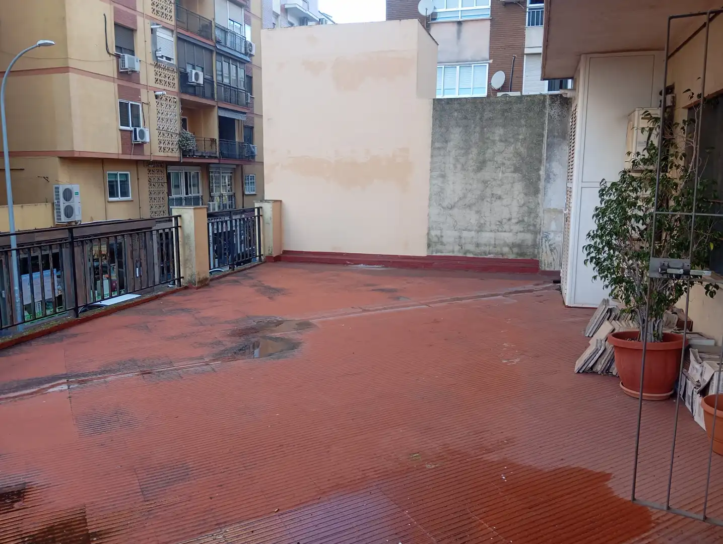 Terrasse von Geschaftsraum zum Verkauf in Badajoz mit Klimaanlage, Heizung und Parkett