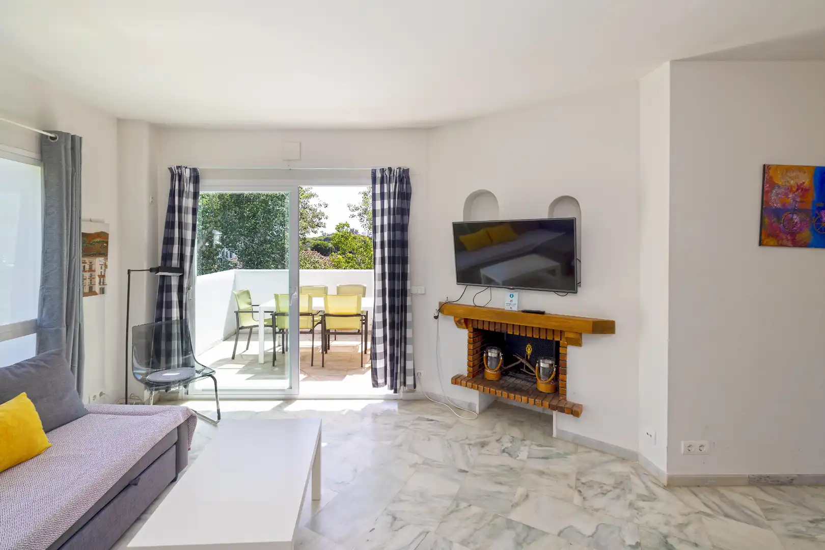 Living room of Flat for sale in Marbella  with Air Conditioner, Heating and Terrace