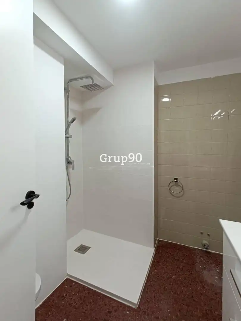 Bany de Pis en venda en Lleida amb Calefacció i Balcó