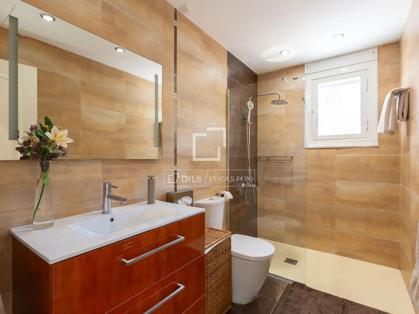 Baño de Piso en venta en Esplugues de Llobregat con Aire acondicionado, Calefacción y Jardín privado