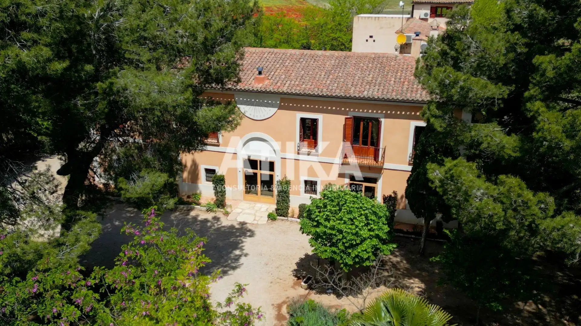 Außenansicht von Country house zum Verkauf in Fontanars dels Alforins mit Klimaanlage, Heizung und Privatgarten