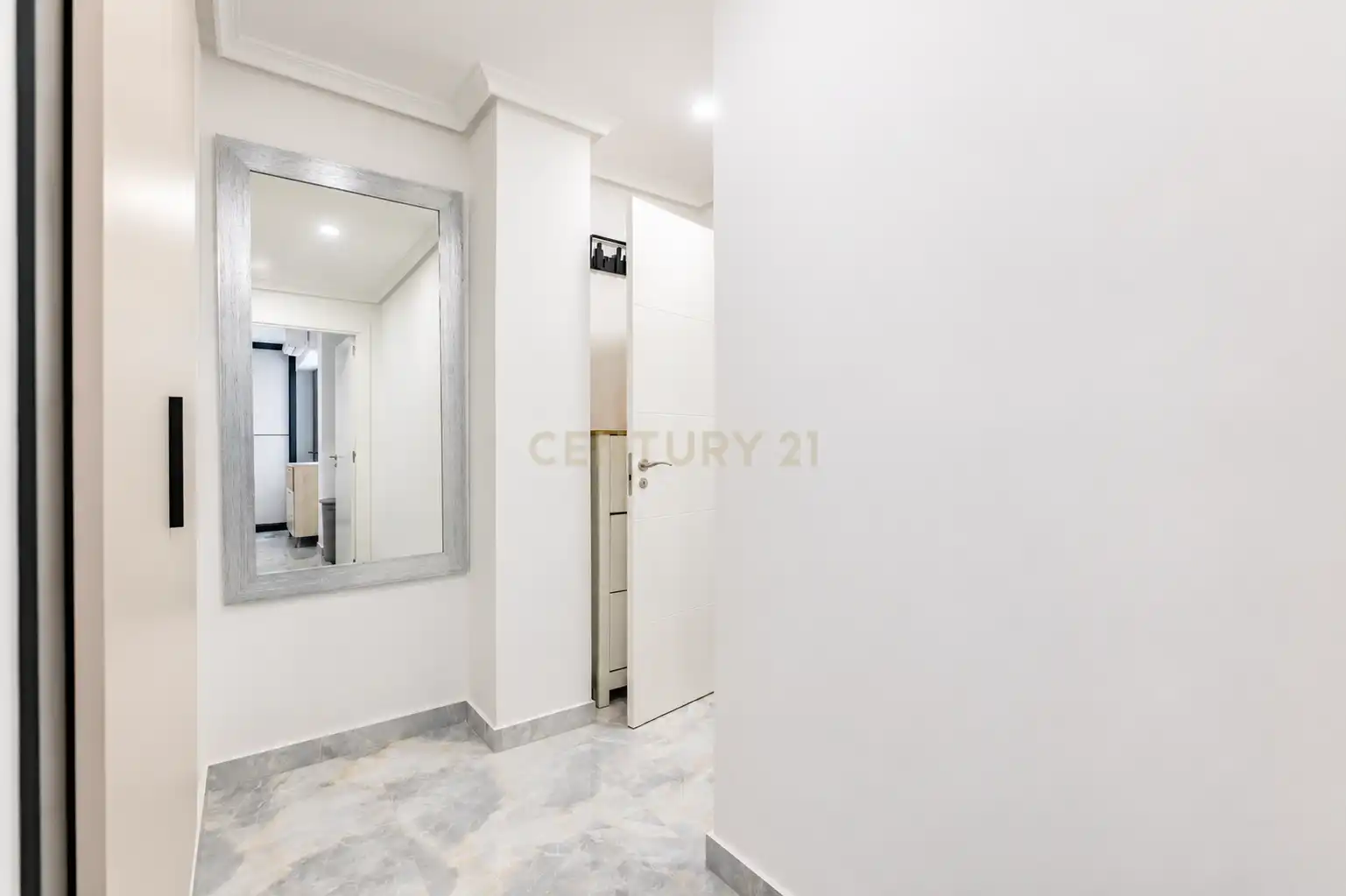 Flat for sale in Alzira  with Air Conditioner