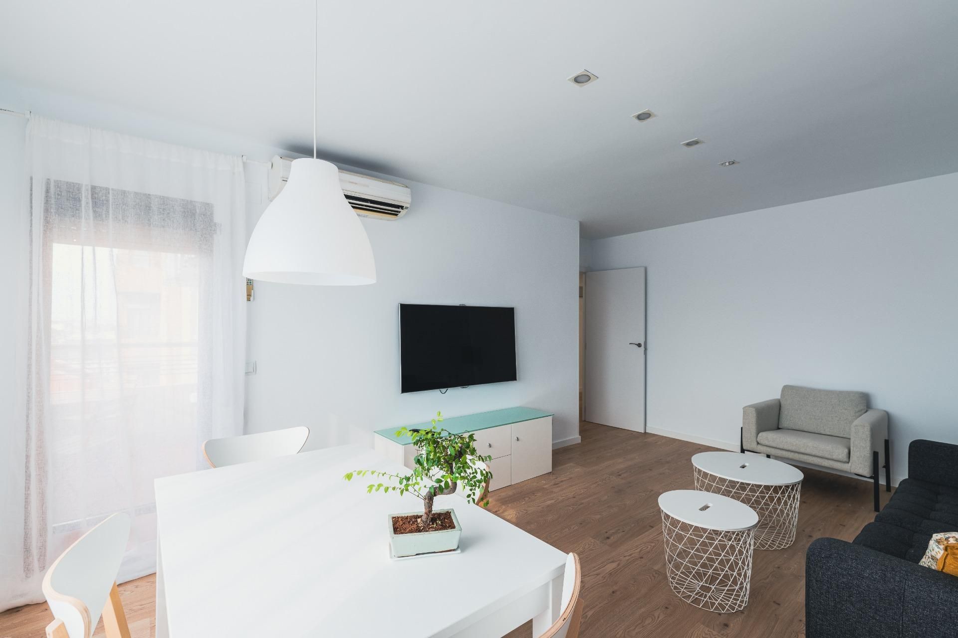 Living room of Flat for sale in  Valencia Capital  with Air Conditioner, Parquet flooring and Terrace