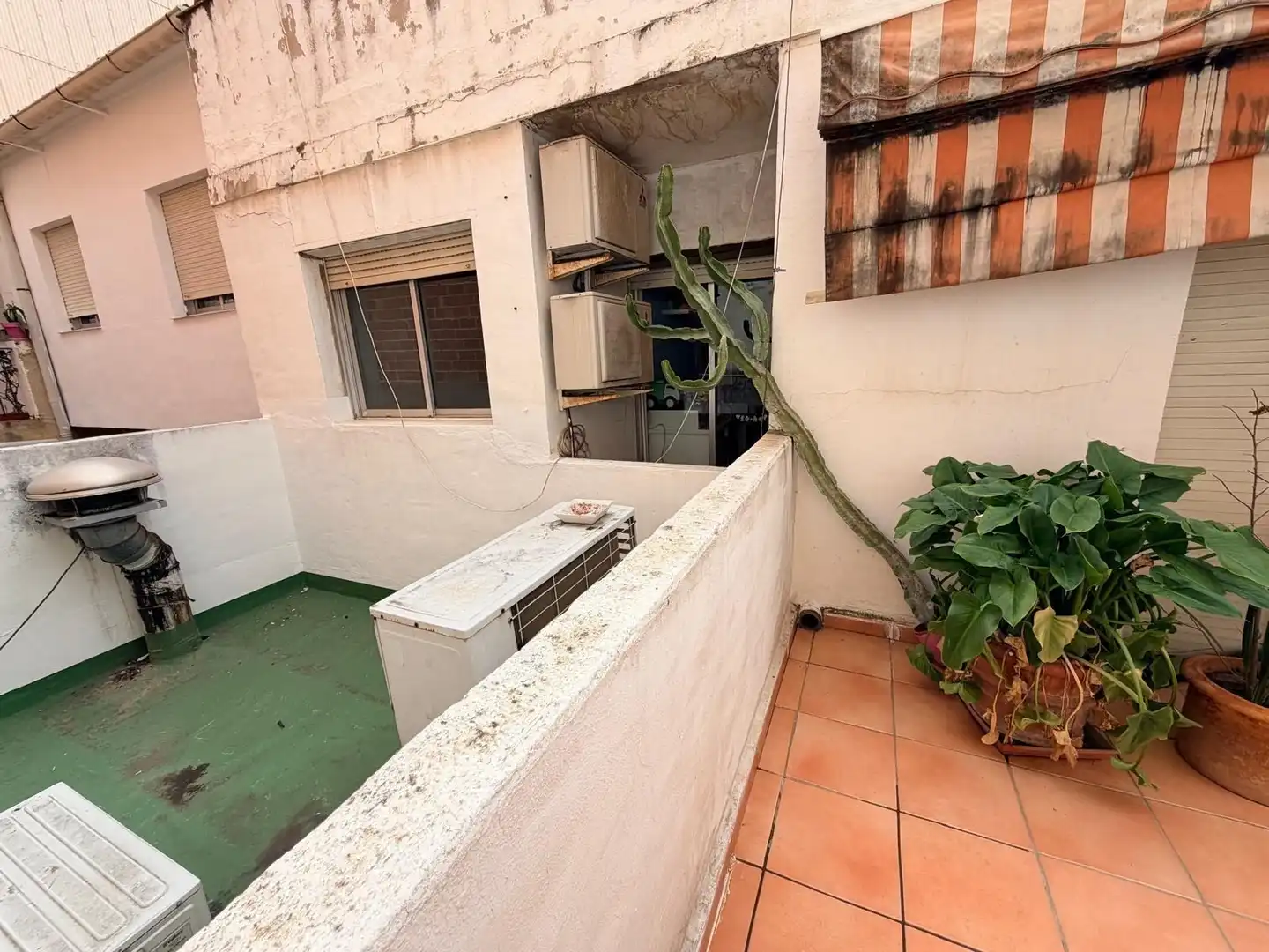 Casa con terrazza in vendita a Centro Urbano