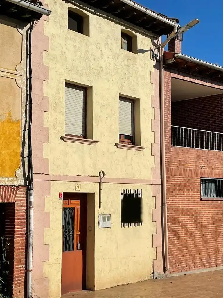 Vista exterior de Casa o xalet en venda en Redecilla del Camino amb Moblat