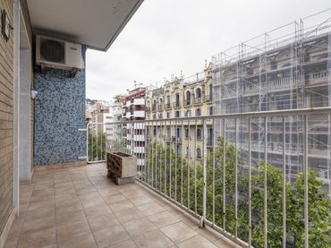 Piso con balcón en venta en Avinguda de la República Argentina