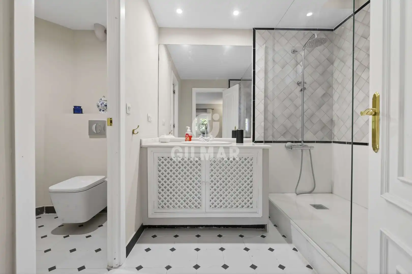 Bathroom of Houses for sale in Tomares  with Heating, Private garden and Swimming Pool