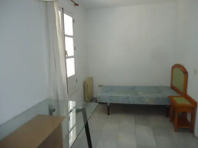 Habitación de Dúplex de alquiler en Granada con Calefacción, Terraza y Amueblado