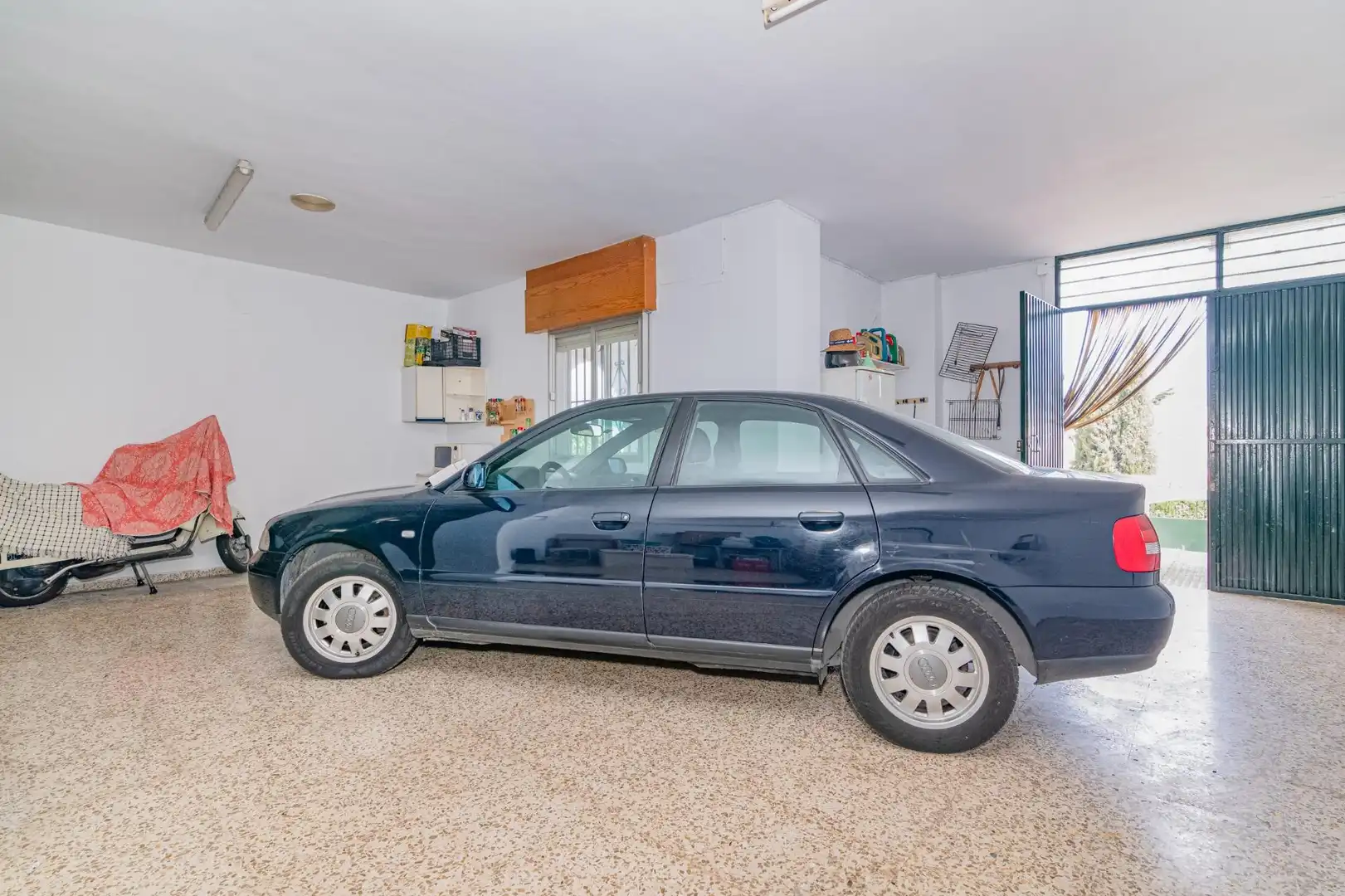 Parking de Casa o chalet en venta en Peligros con Terraza, Piscina y Amueblado