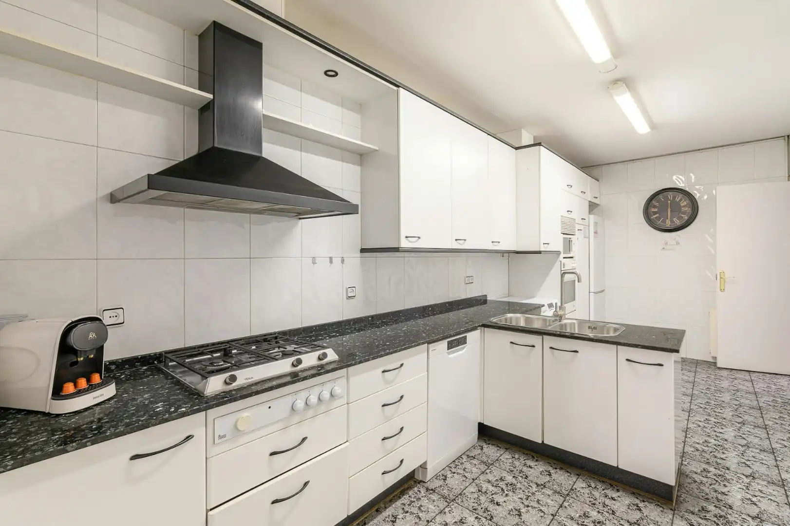 Kitchen of Flat for rent in Barcelona  with Air Conditioner, Heating and Furnished