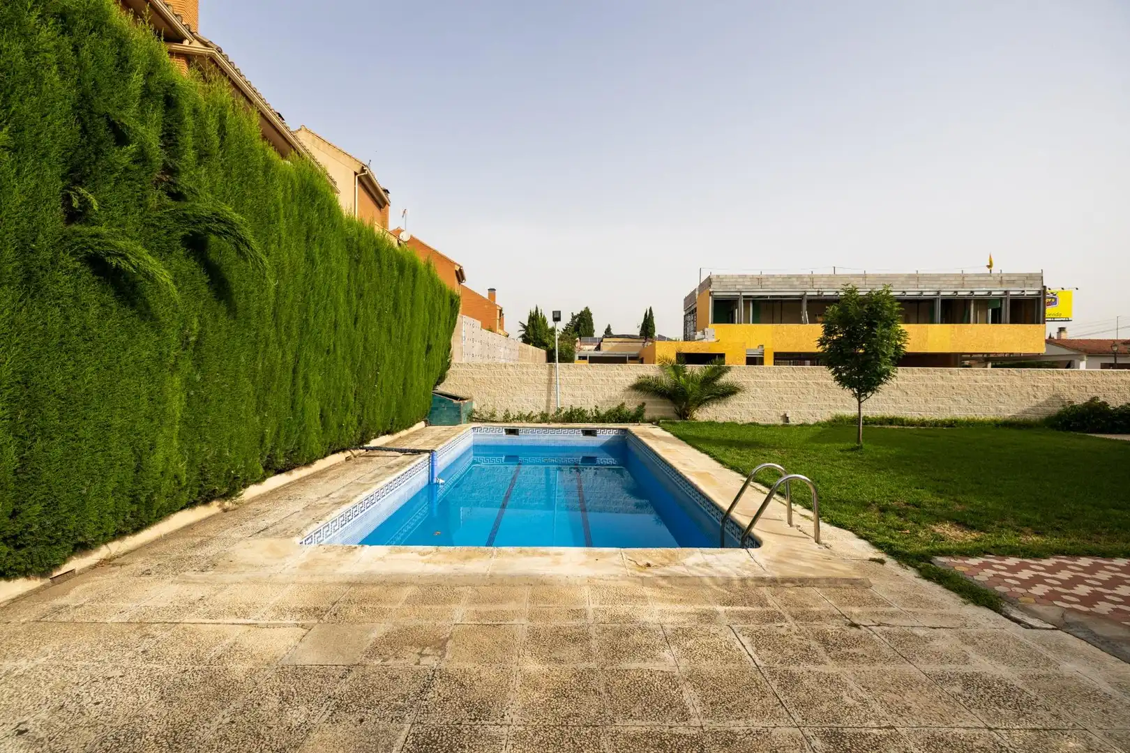 Piscina de Casa o chalet en venta en Armilla con Aire acondicionado, Calefacción y Jardín privado