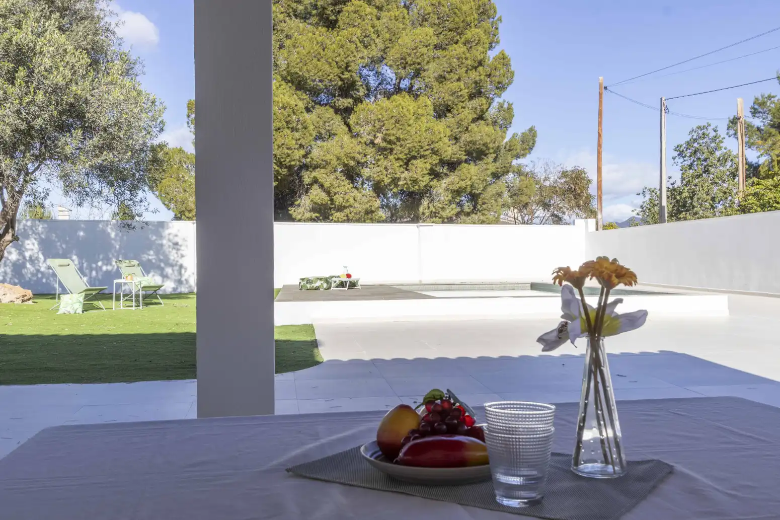 Terrassa de Casa o xalet en venda en La Pobla de Vallbona amb Jardí privat i Piscina