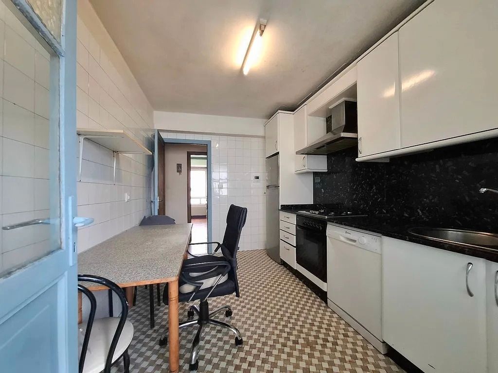 Kitchen of Flat for sale in Vigo   with Heating, Parquet flooring and Storage room
