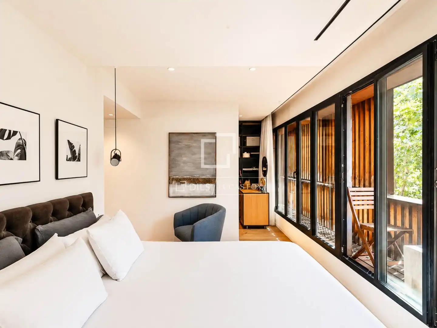 Dormitori de Casa o xalet en venda en Barcelona amb Aire condicionat, Jardí privat i Terrassa