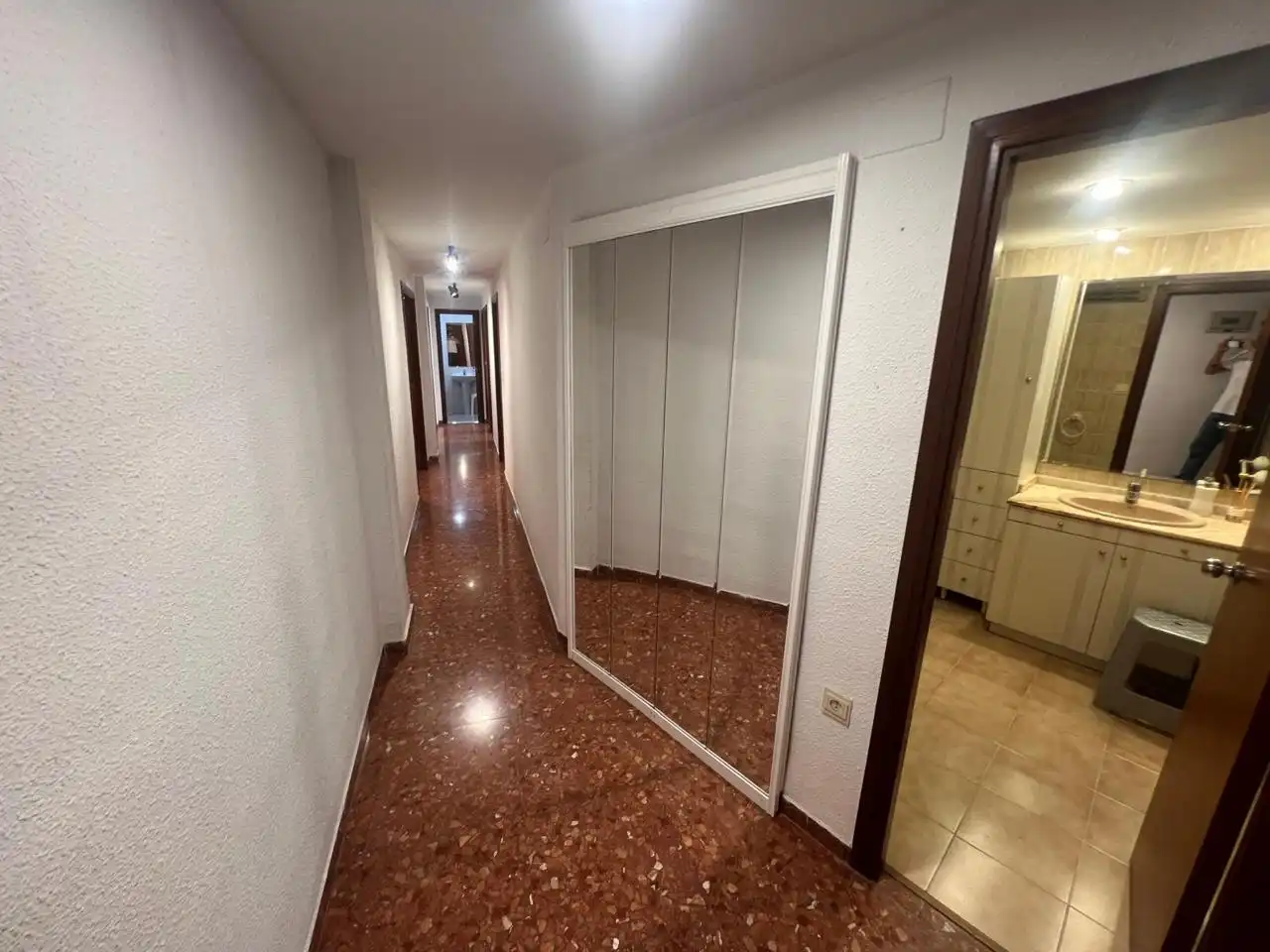 Habitació a calle de Torrevella, La Raïosa