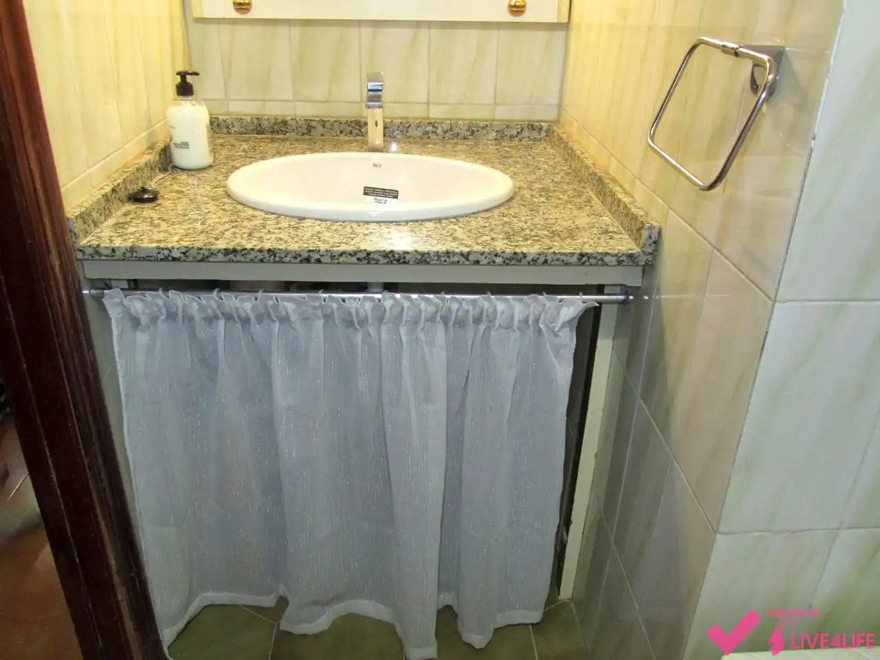 Bathroom of Flat for rent in Valencia  with Terrace and Furnished