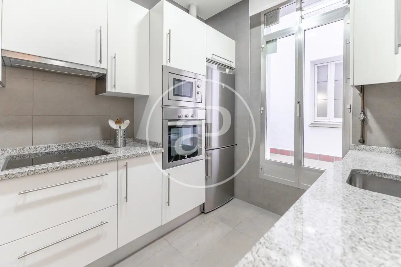 Kitchen of Flat for rent in Madrid  with Air Conditioner, Heating and Private garden