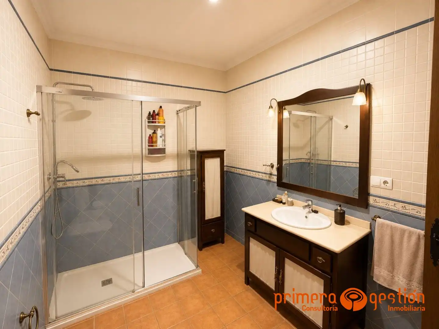 Bathroom of Houses for sale in La Luisiana  with Air Conditioner, Heating and Terrace