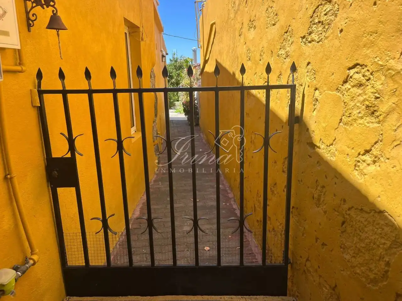 Vista exterior de Casa adosada en venta en El Paso con Jardín privado