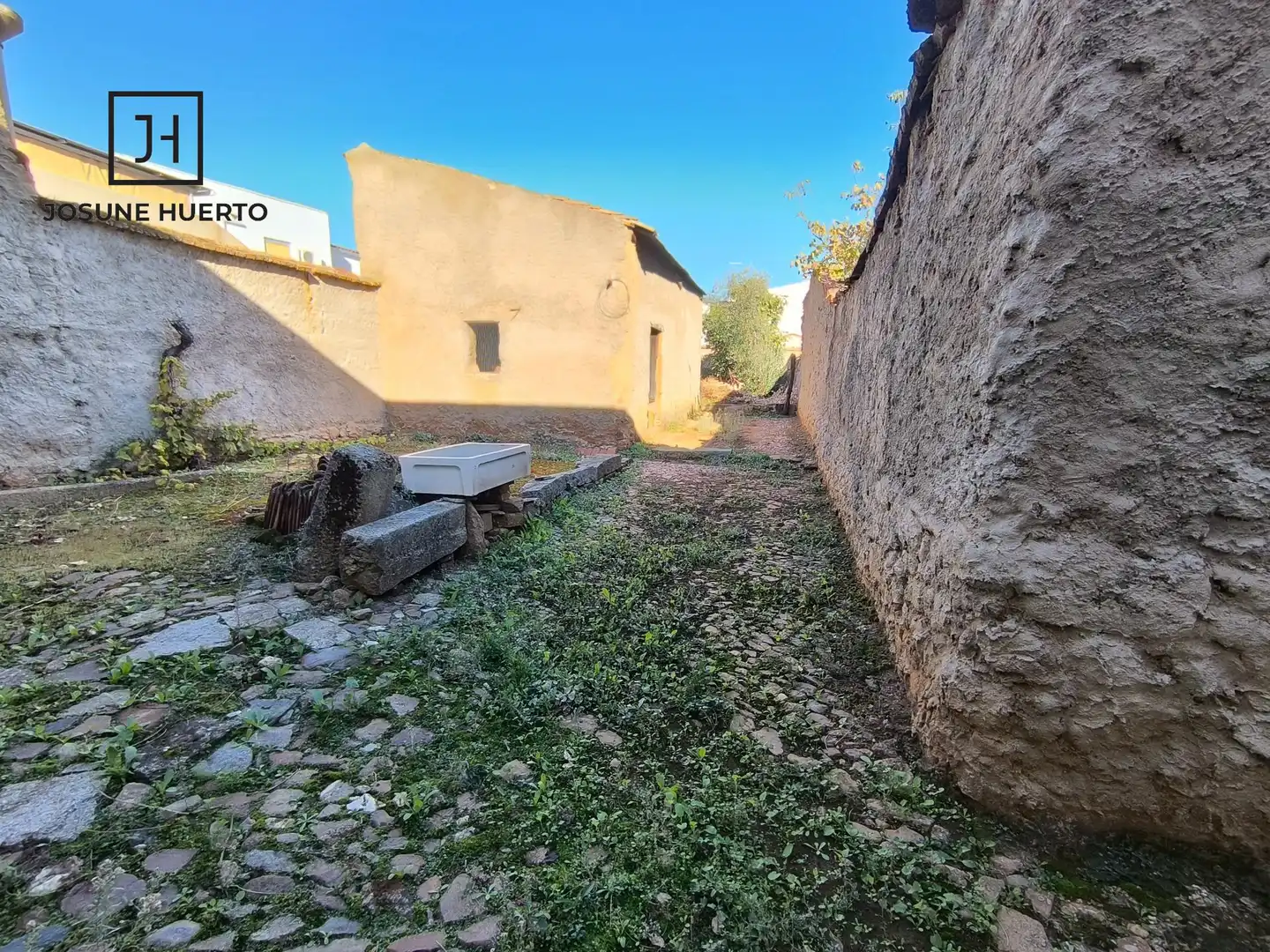 Vista exterior de Casa o chalet en venta en Monterrubio de la Serena con Amueblado