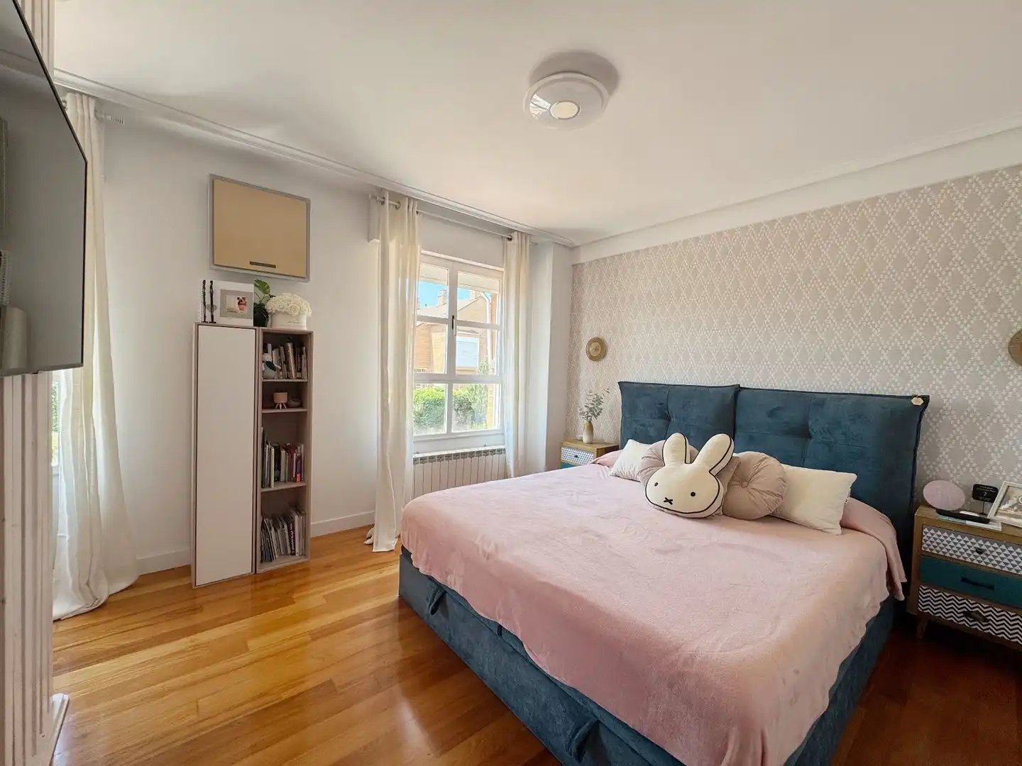 Habitación de Casa adosada en venta en Lardero con Aire acondicionado, Calefacción y Jardín privado