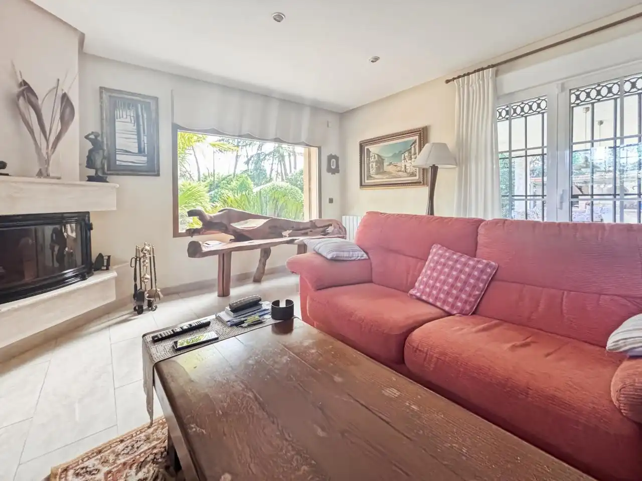 Sala d'estar de Casa o xalet en venda en Galapagar amb Calefacció, Jardí privat i Parquet