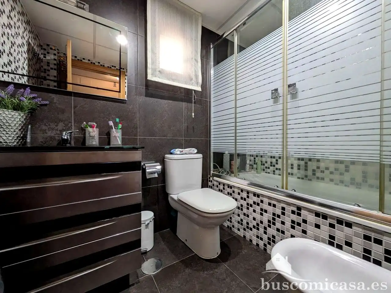 Baño de Piso en venta en Linares con Aire acondicionado, Terraza y Trastero