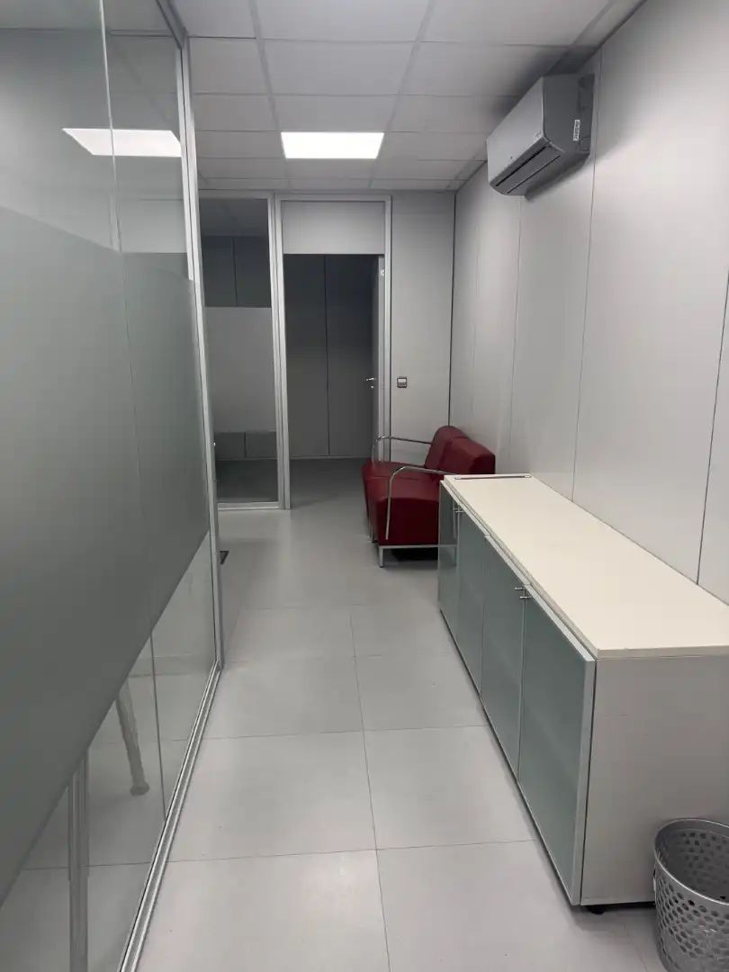 Büro zur Miete in Castelldefels mit Klimaanlage und Heizung