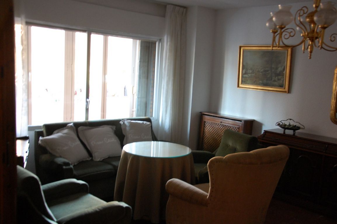 Sala d'estar de Pis de lloguer en  Granada Capital amb Calefacció i Terrassa