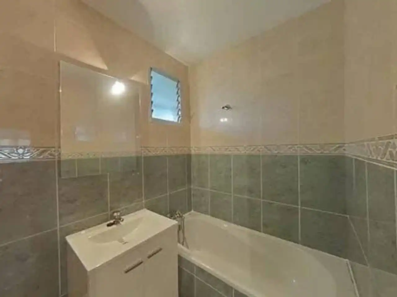 Bathroom of Flat for sale in Alcalá de Henares