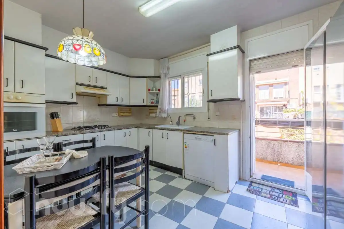 Kitchen of Houses for sale in Vilanova i la Geltrú  with Air Conditioner, Heating and Private garden