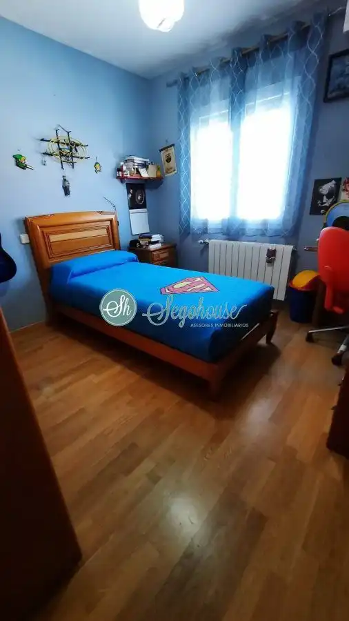 Dormitori de Casa o xalet en venda en La Lastrilla  amb Aire condicionat, Calefacció i Terrassa