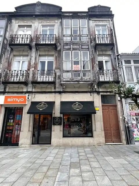 Immobles singulars amb ascensor en venda a Rúa Calvo Sotelo 2