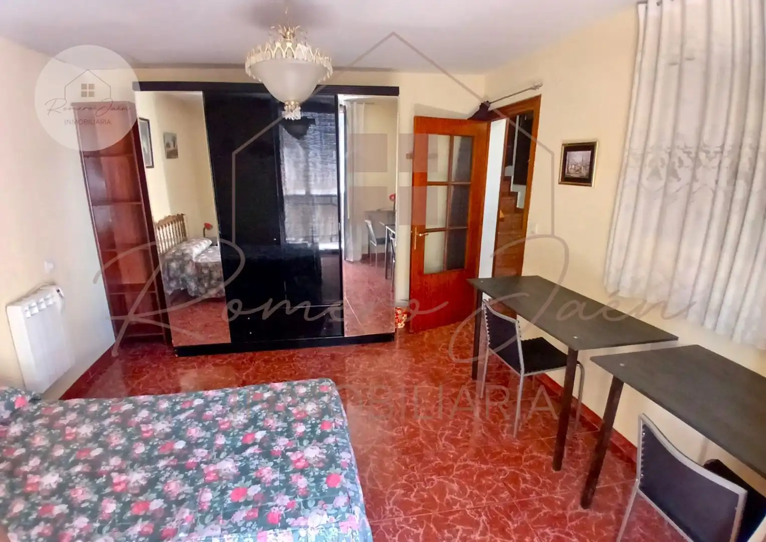 Dormitori de Casa o xalet en venda en Jaén amb Calefacció, Traster i Moblat