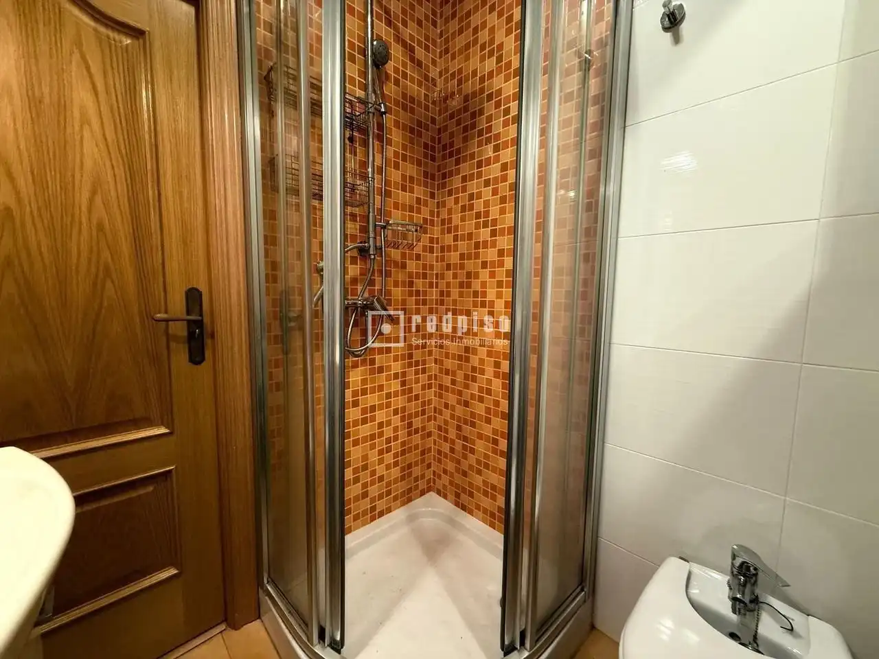 Bathroom of Flat for sale in Madrid  with Air Conditioner, Heating and Parquet flooring