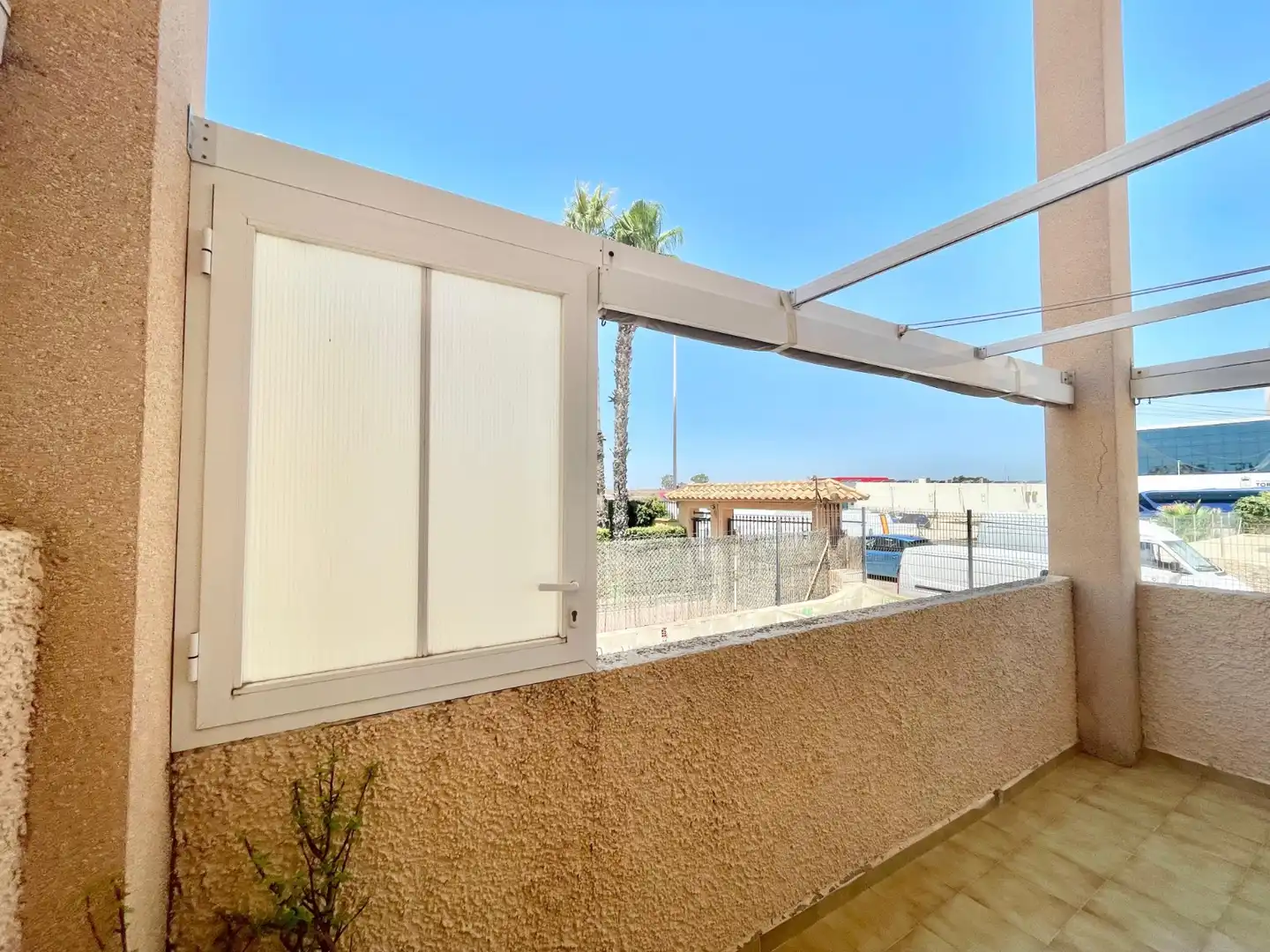 Terrasse von Erdgeschoss zur Miete in Torrevieja mit Klimaanlage, Heizung und Terrasse