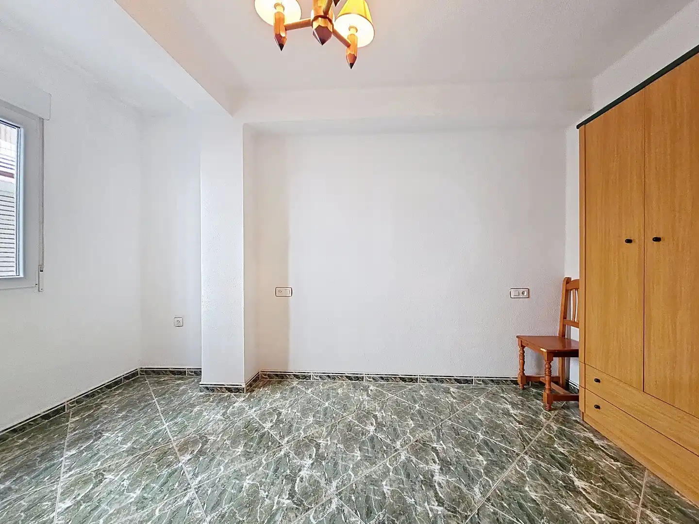 Flat for sale in Granada  with Heating