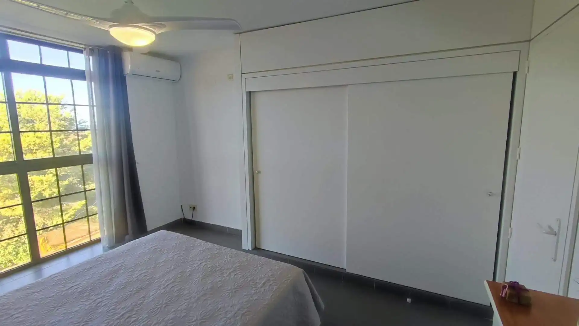 Dormitori de Apartament de lloguer en El Ejido amb Aire condicionat, Terrassa i Balcó
