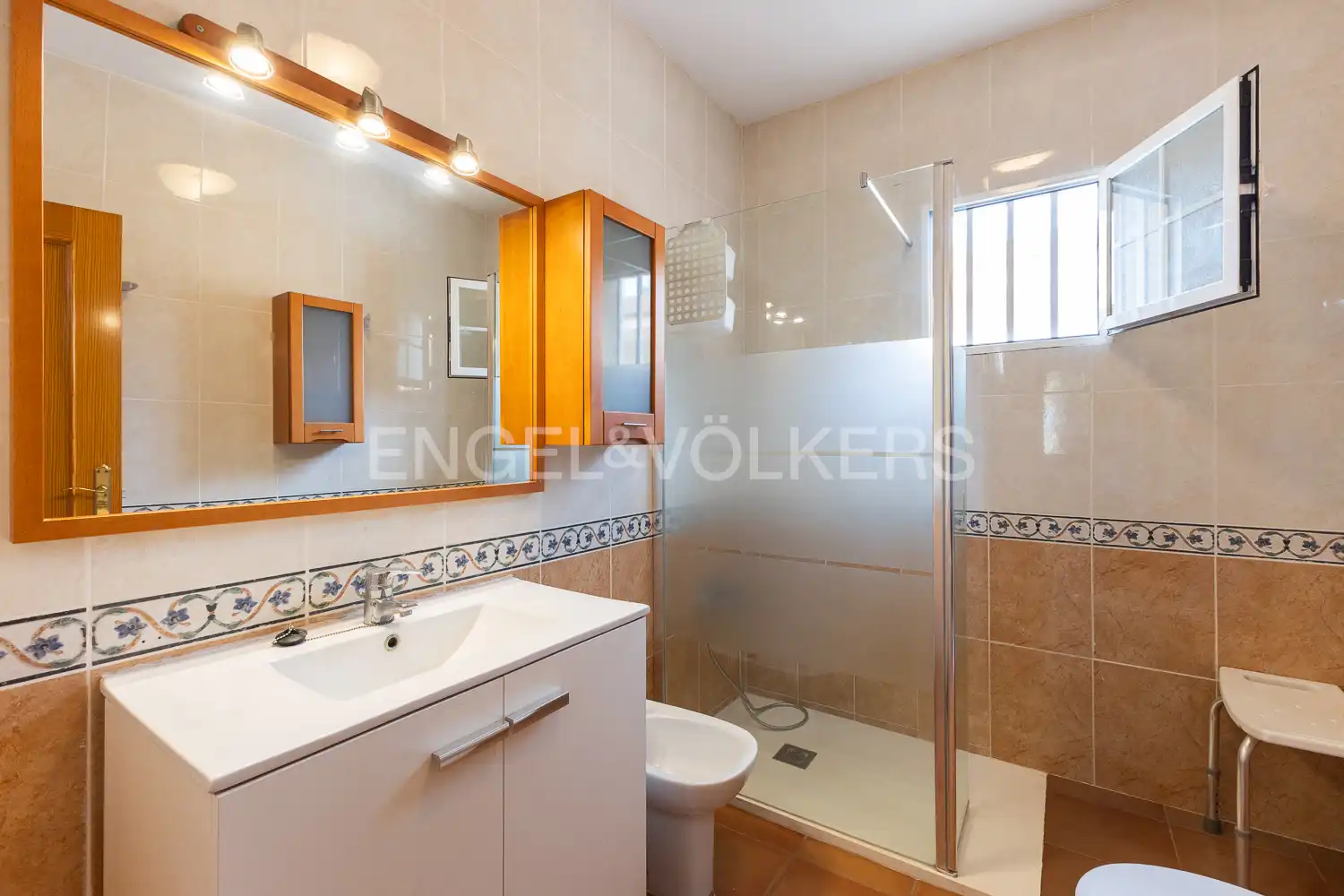 Bathroom of Houses for sale in Bétera  with Air Conditioner, Heating and Private garden