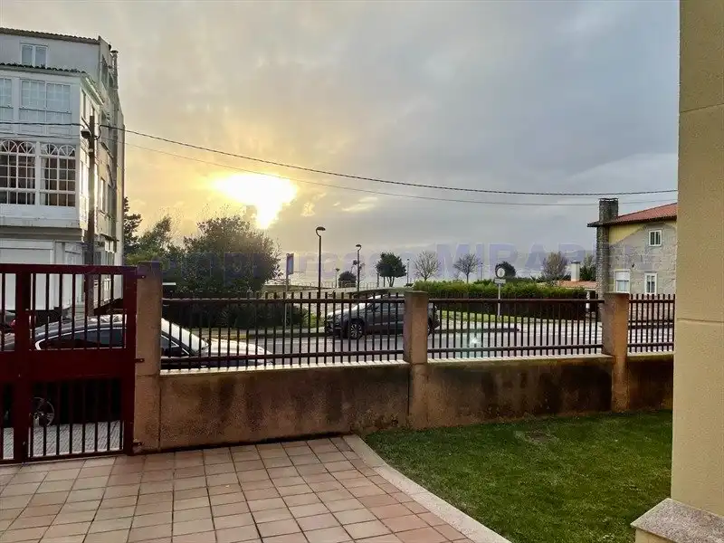 Jardí de Àtic de lloguer en Boiro amb Calefacció, Terrassa i Moblat