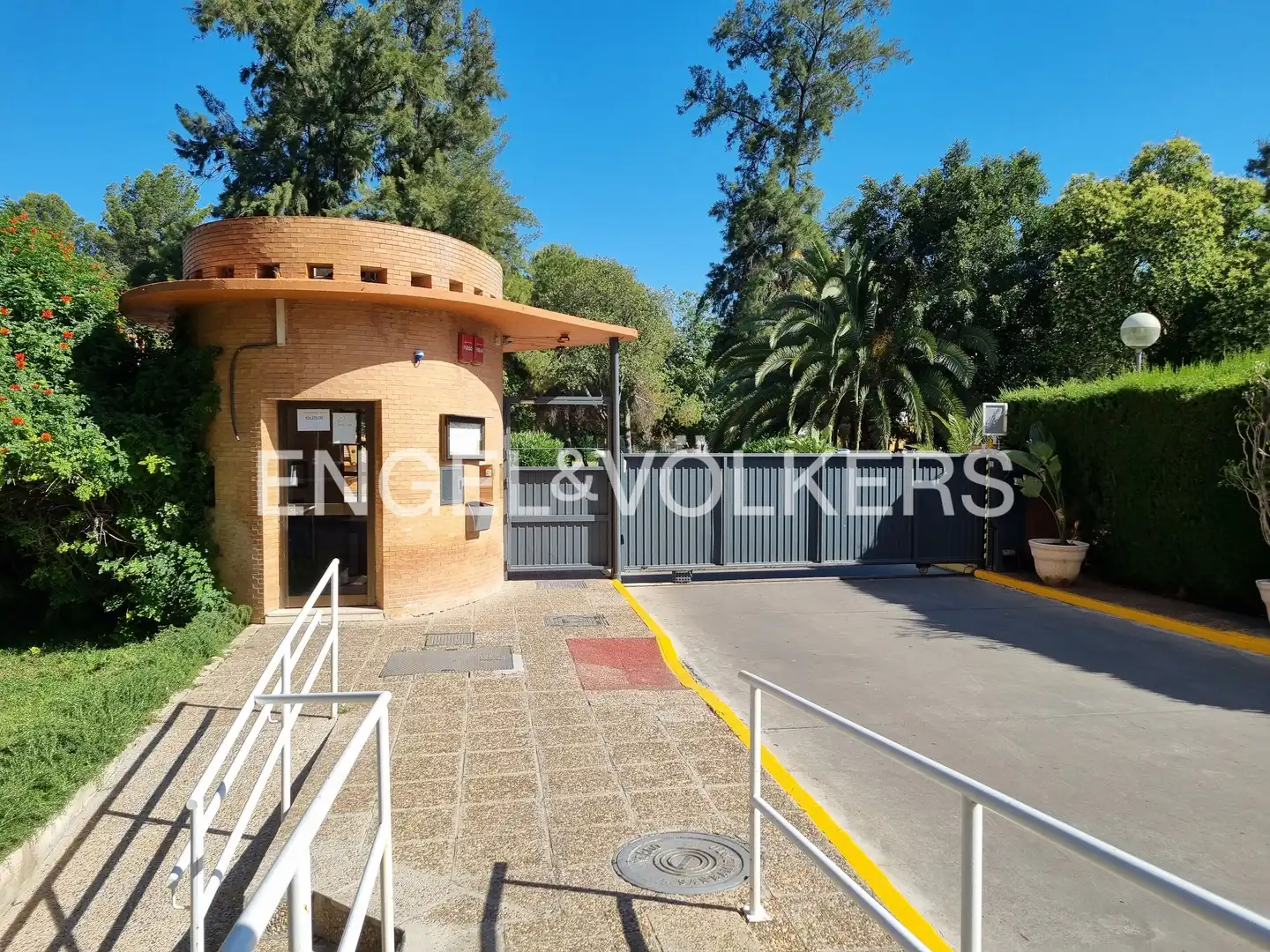 Vista exterior de Piso de alquiler en Sevilla con Aire acondicionado, Calefacción y Terraza
