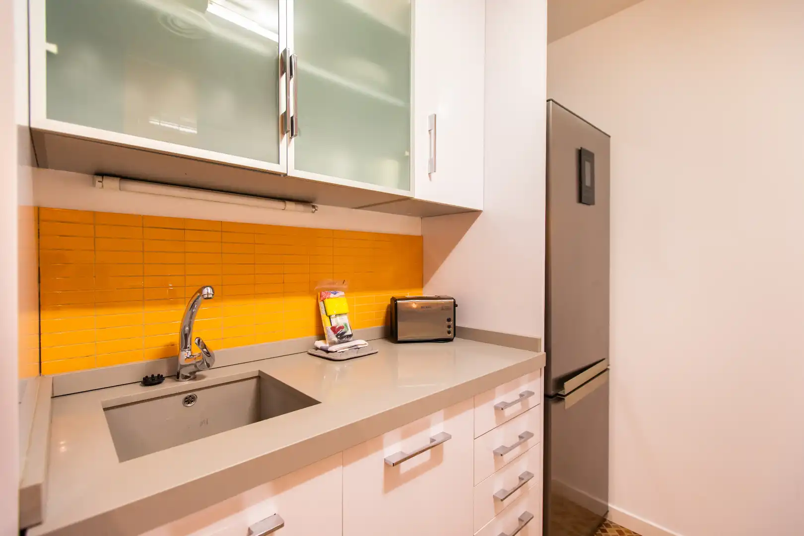 Flat for sale in Carrer de Tapioles, El Poble Sec - Parc de Montjuïc