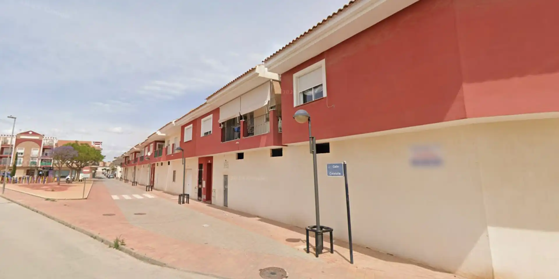 Außenansicht von Einfamilien-Reihenhaus zum Verkauf in Torre-Pacheco mit Abstellraum