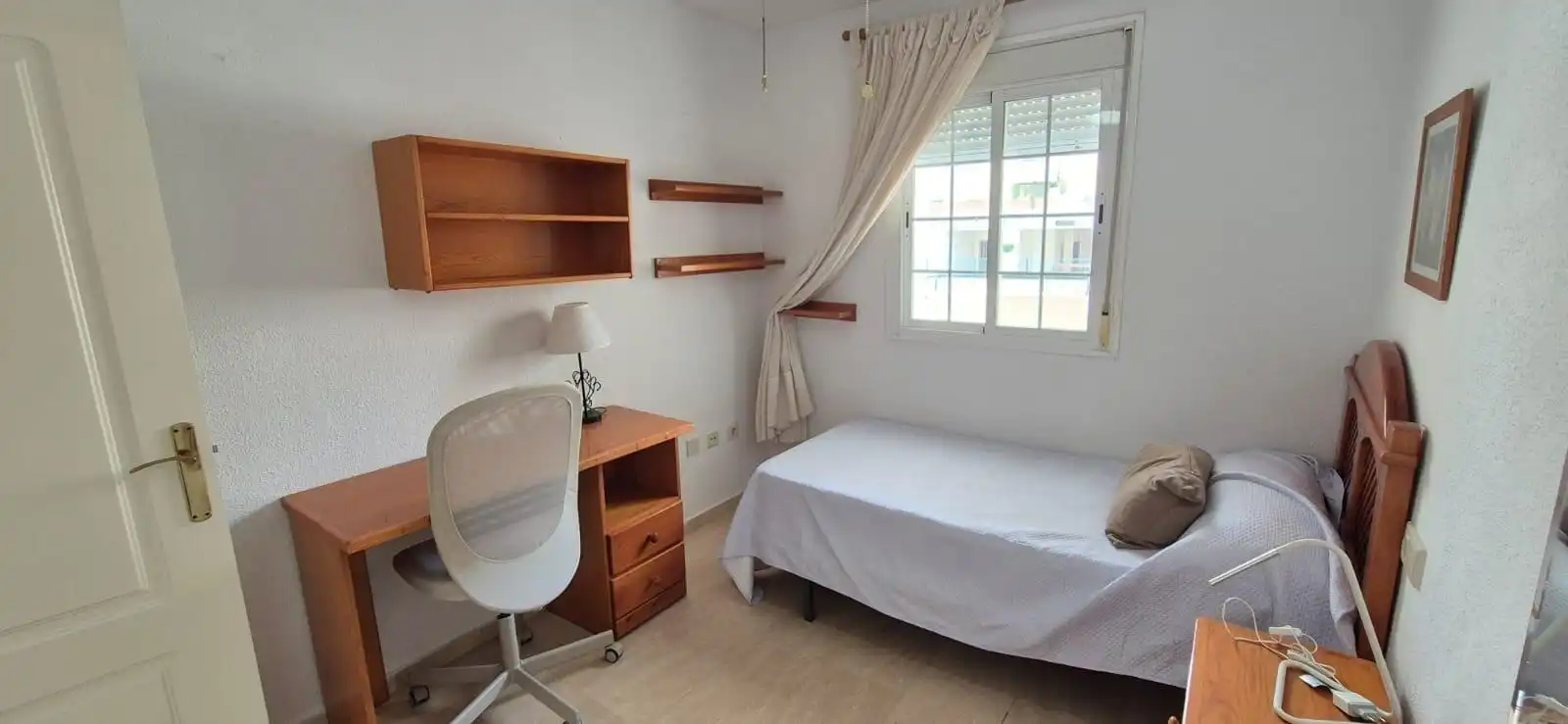 Habitación de Piso de alquiler en Málaga con Terraza y Amueblado