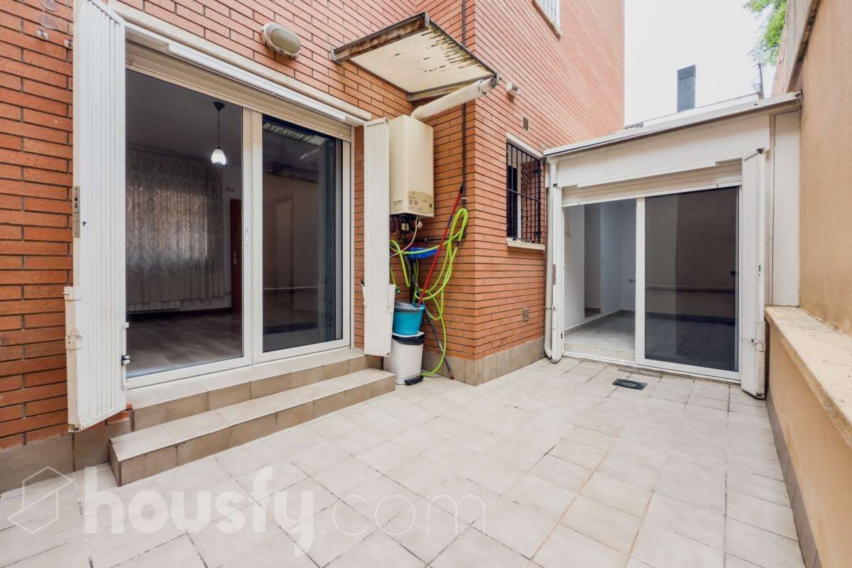 Terraza de Planta baja en venta en Cornellà de Llobregat con Aire acondicionado, Calefacción y Terraza