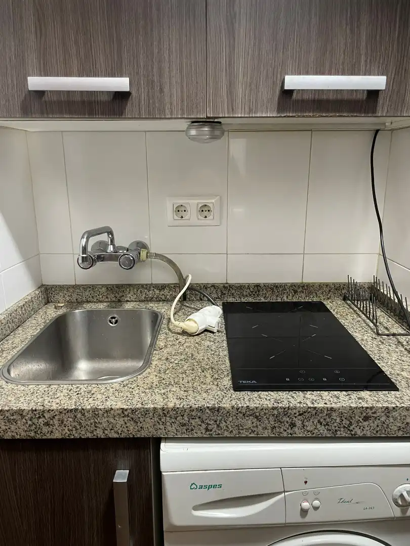Cocina de Estudio de alquiler en Sevilla con Aire acondicionado, Terraza y Amueblado